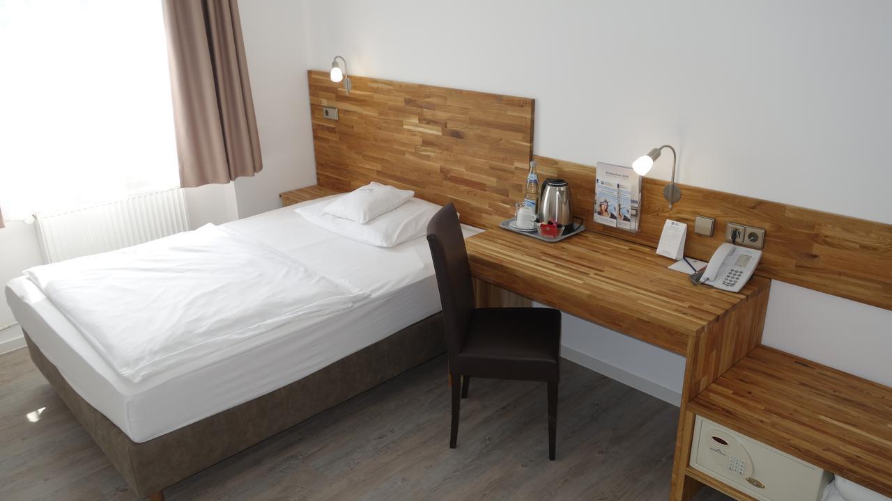 21 3* Stuttgart
