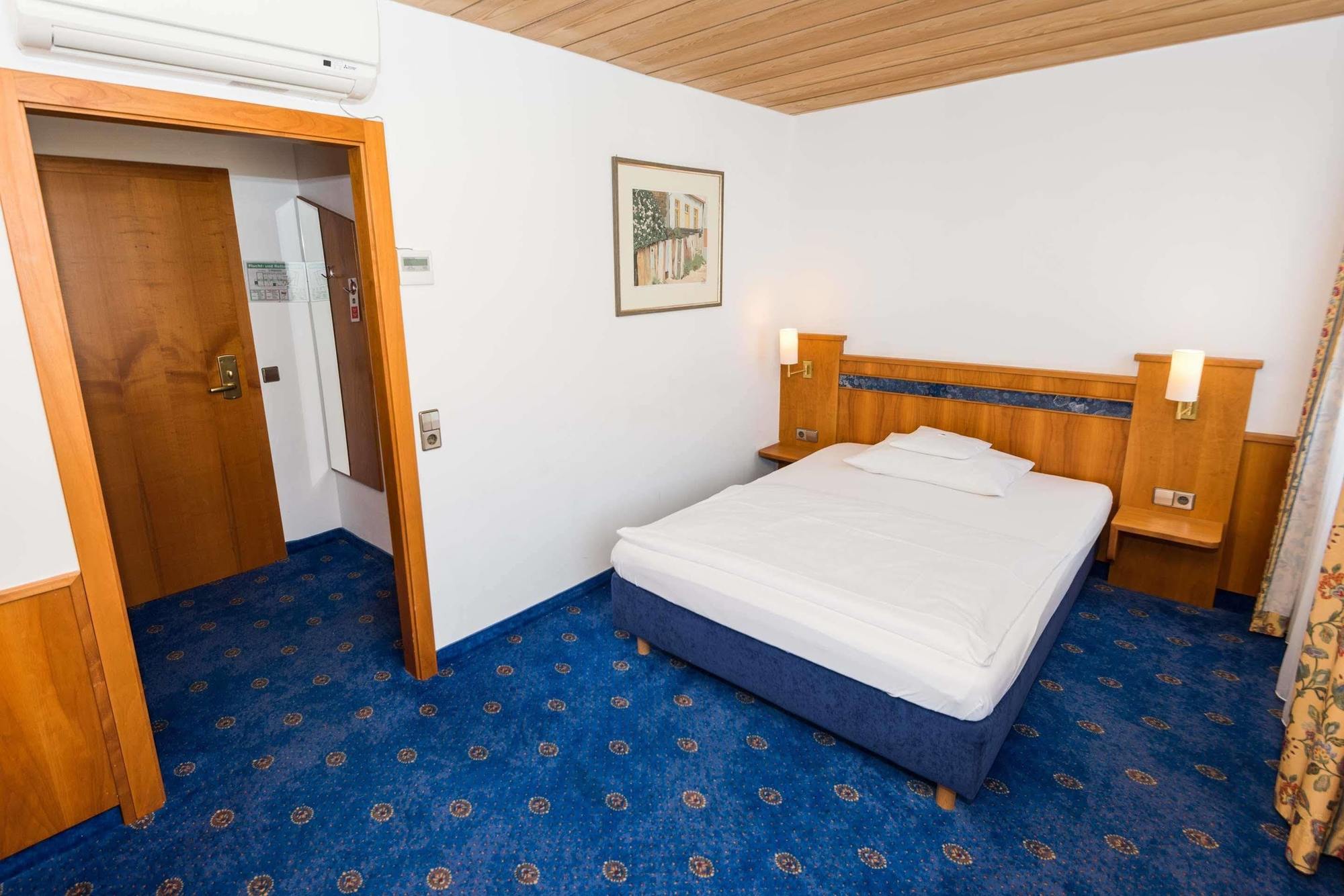 21 Hotel