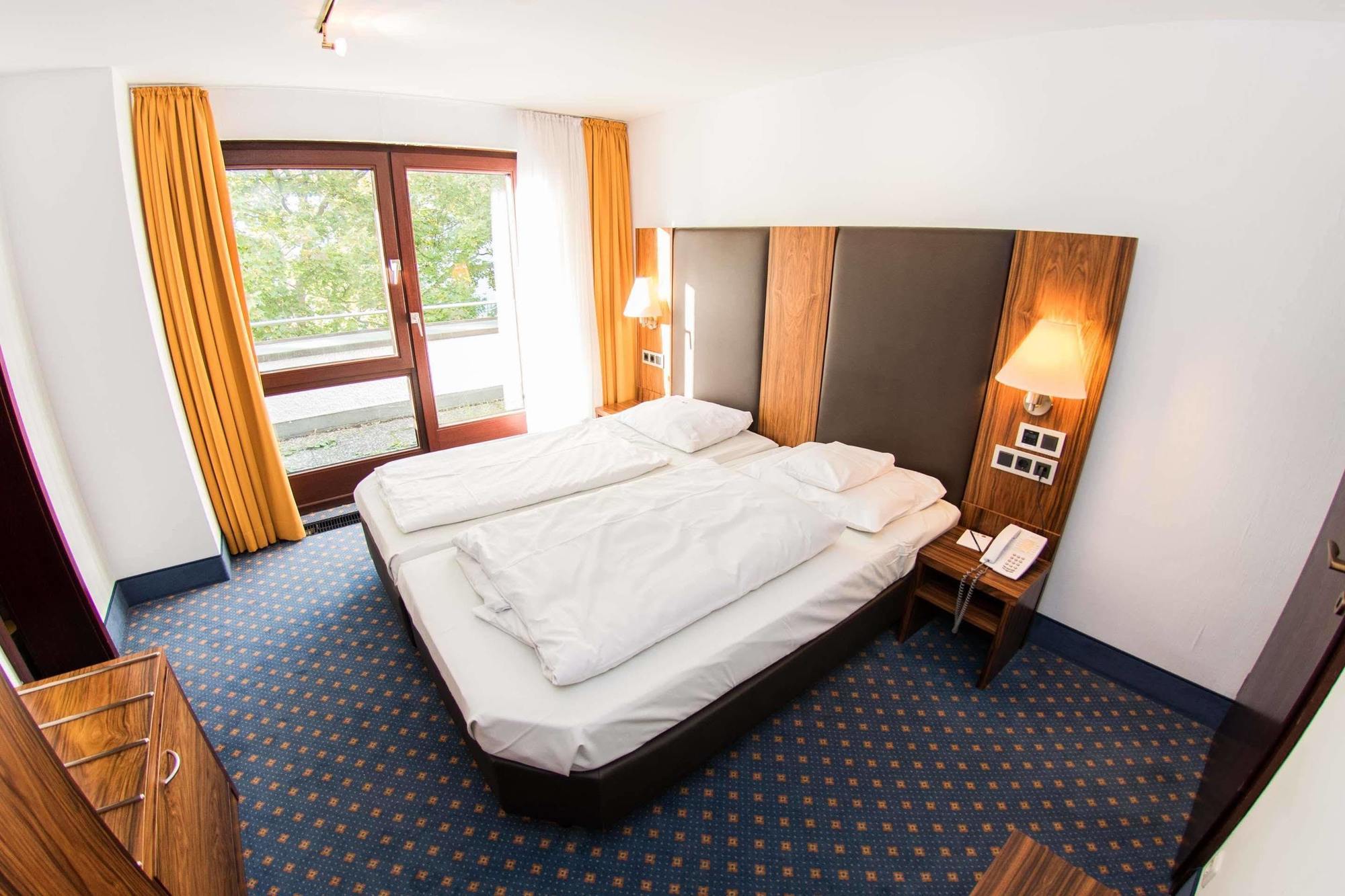 21 3* Stuttgart